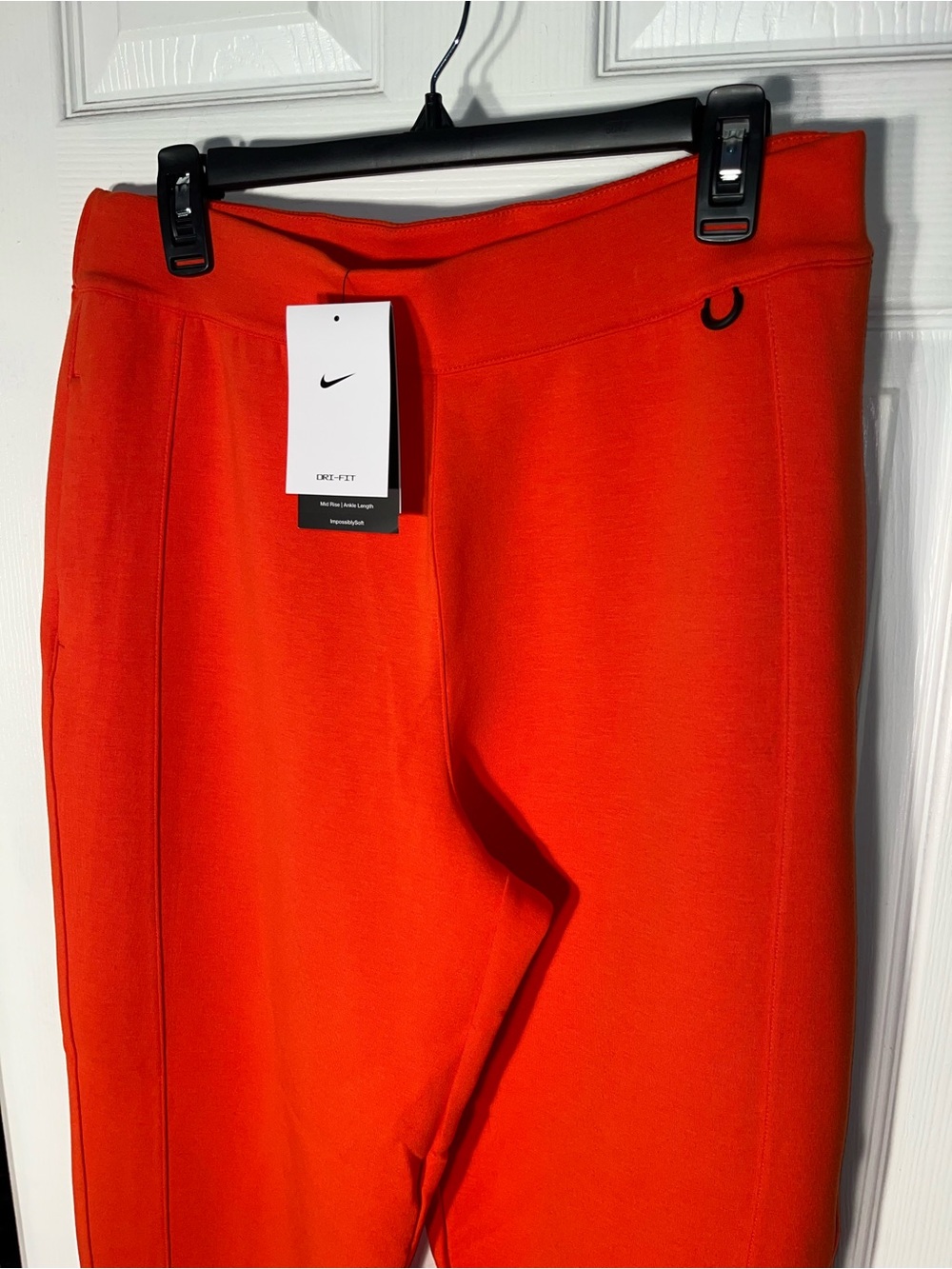 $90 NWT Women’s NIKE Large L 24.7 Impossibly Soft Dri-FIT Mid-Rise Jogger Pants - Picture 3 of 15
